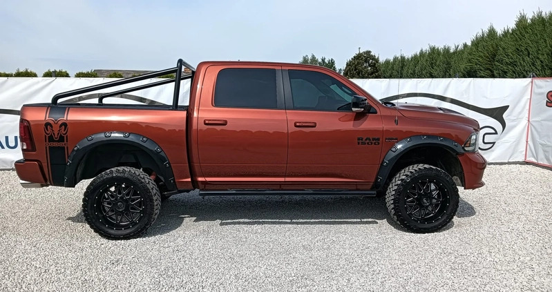 Dodge RAM cena 108900 przebieg: 298000, rok produkcji 2013 z Grójec małe 352